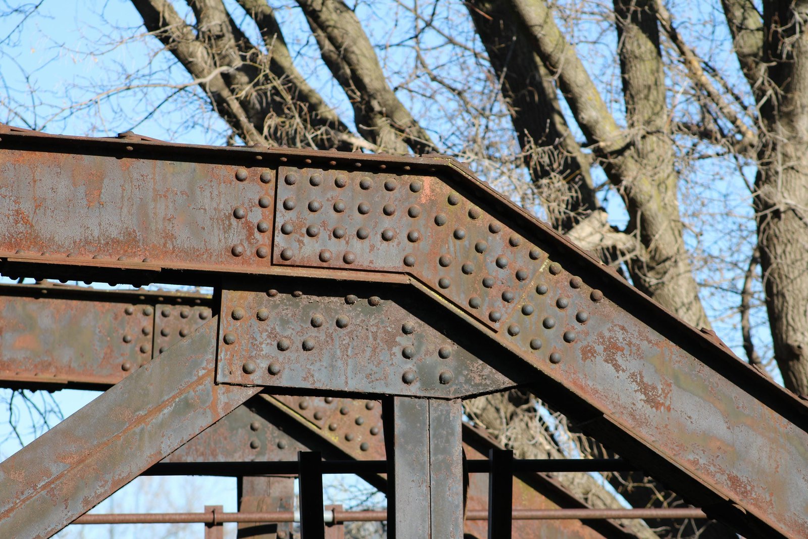 Upper angle connection